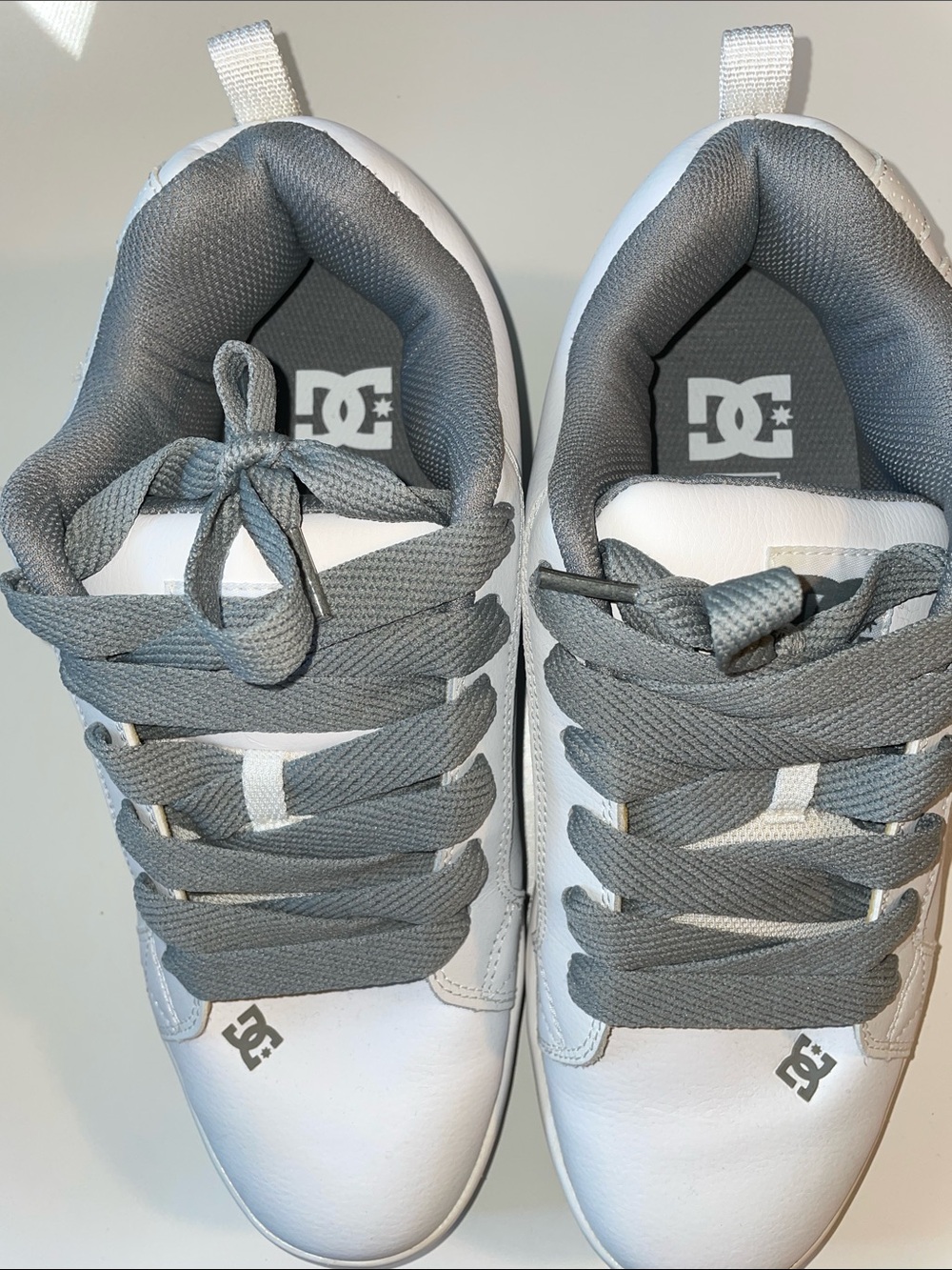 DC White and Gray Low-Top Skate Shoes Men’s 10.5 - Picture 5 of 7